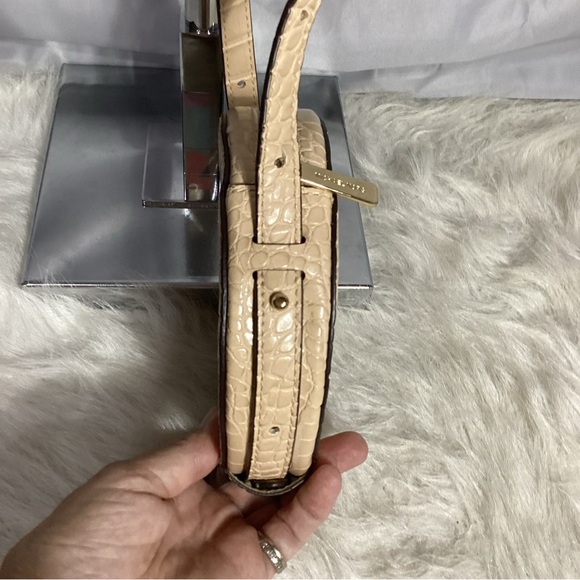 Michael Kors AIDY Croc Embossed Logo Canteen Crossbody Bag EUC - Picture 10 of 13